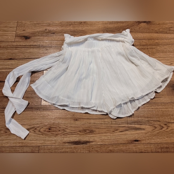 ✨️ Beautiful Shorts - Picture 3 of 4